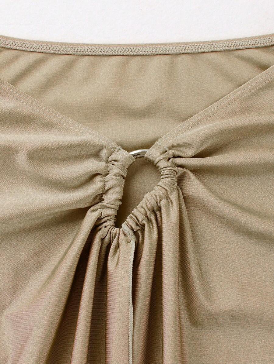 طقم مايوه نسائي 3 قطع بلون سادة – تصميم أوروبي  عصري لإطلالة صيفية جذابة