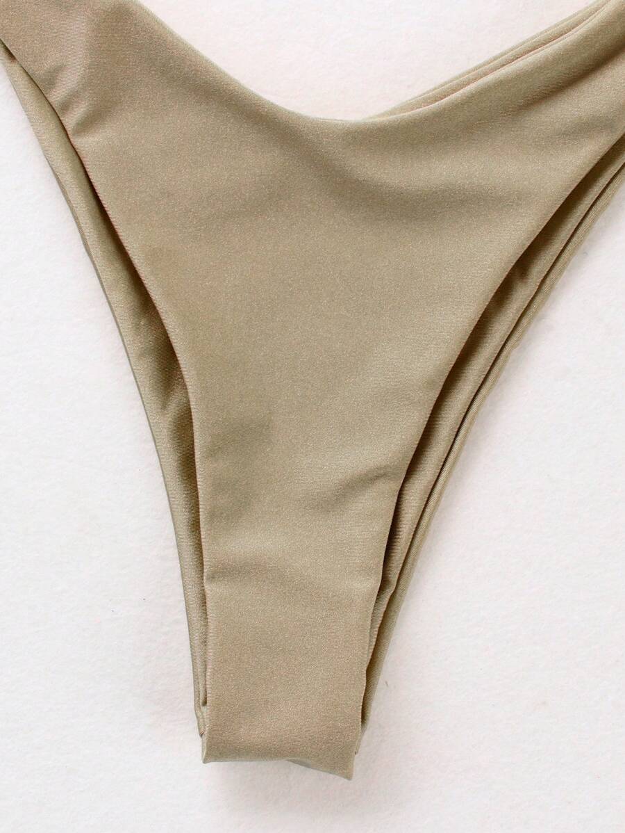 طقم مايوه نسائي 3 قطع بلون سادة – تصميم أوروبي  عصري لإطلالة صيفية جذابة