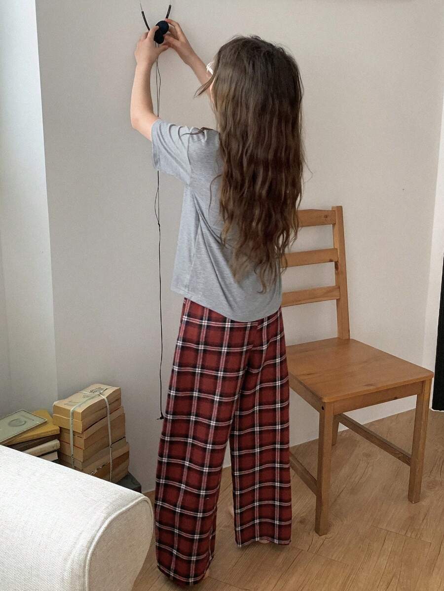 طقم تي شيرت هابيجوا للفتيات في مرحلة ما قبل المراهقة،، وبنطلون طويل منقوش