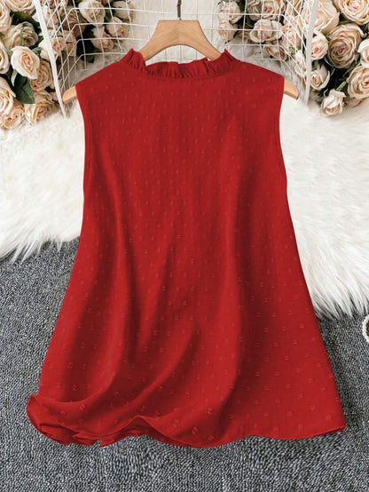 بلوزة  مقاس كبير بلون سادة – بدون أكمام بياقة V وتفاصيل دانتيل وكشكش أنثوية