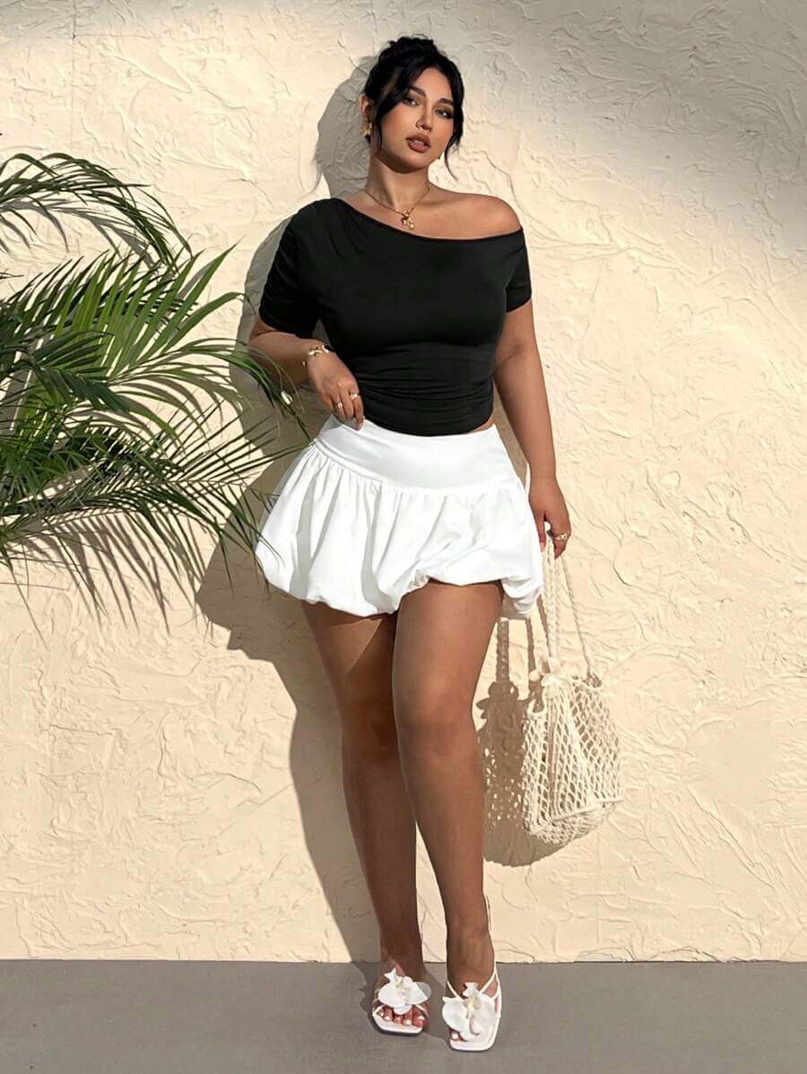 تي شيرت SHEIN EZwear نسائي مقاس كبير برقبة غير متماثلة وأكمام قصيرة