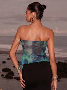 بلوزة نسائية ضيقة بدون حمالات بتصميم حافة مفتوحة من أوبيوليسا