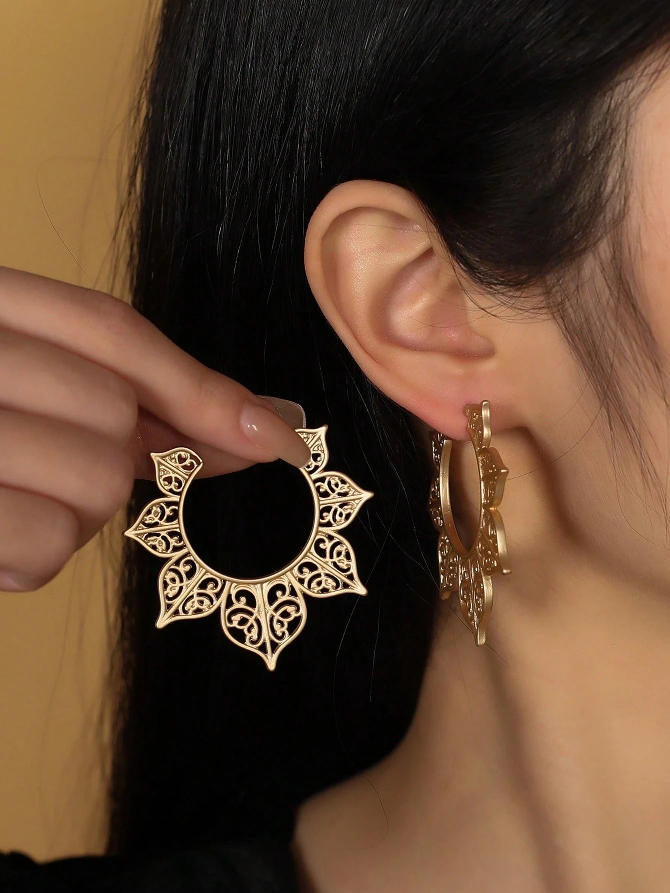 زوج (2 قطعة) أقراط هوب مجوفة (Hollow Out Hoop Earrings)
