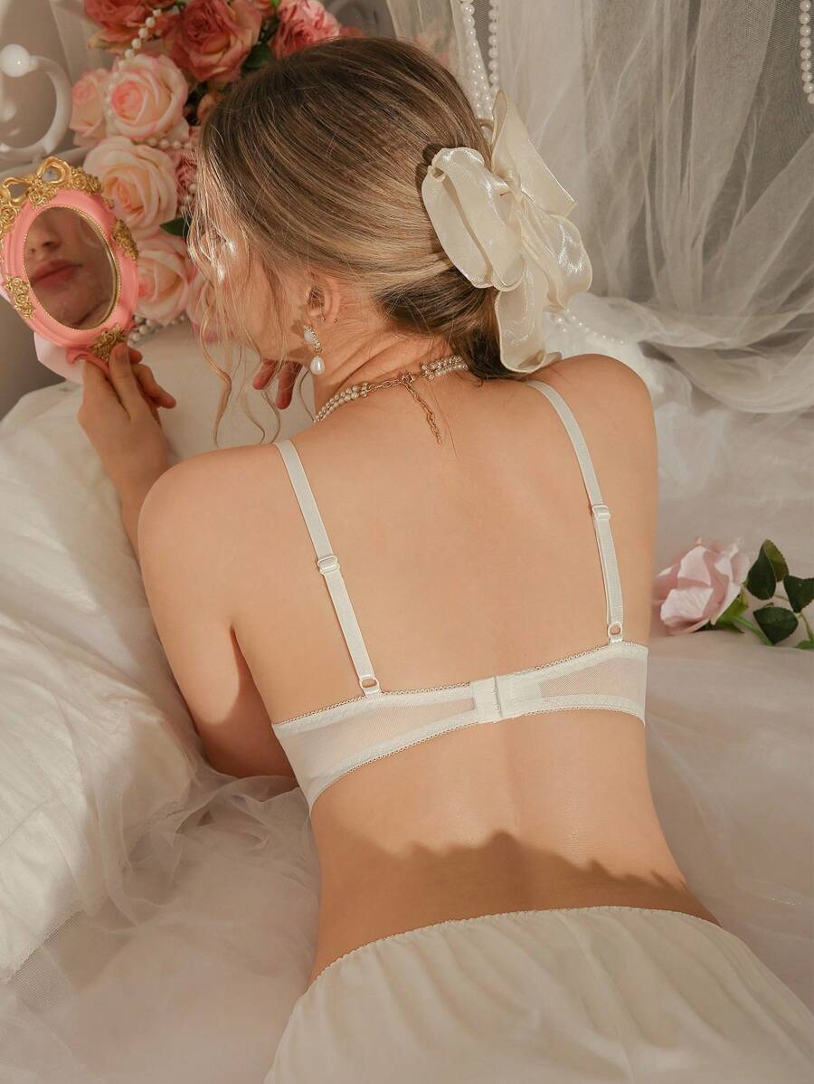 حمالة صدر نسائية بدانتيل متباين من DelicateAllure