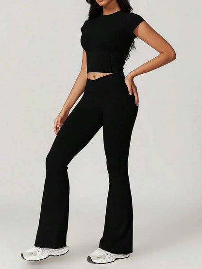 بدلة نسائية مكونة من قطعتين من ملابس اليوغا واللياقة البدنية الكاجوال الخريفية بأكمام قصيرة وبنطلون