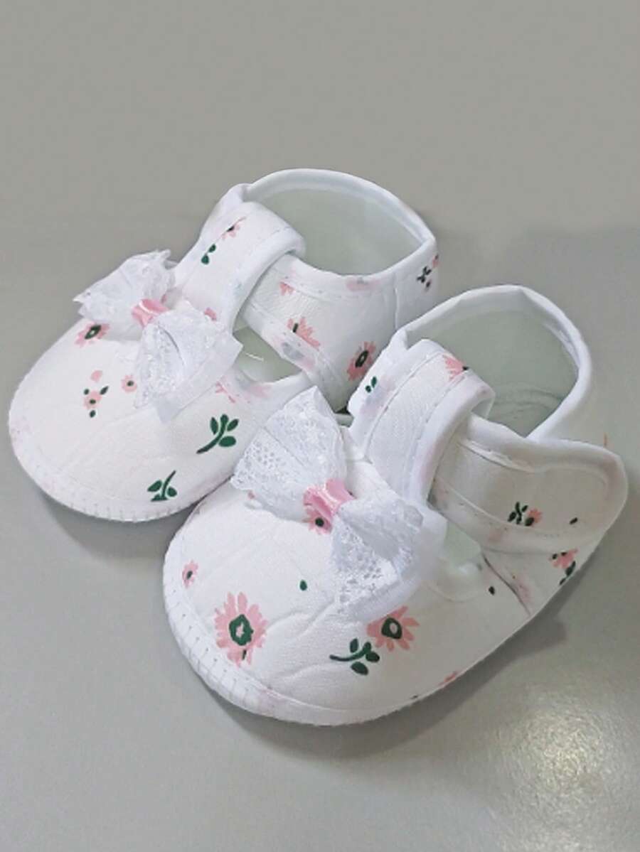 حذاء رضّع بنات بتصميم أميرة – مع جوارب وأربطة دانتيل