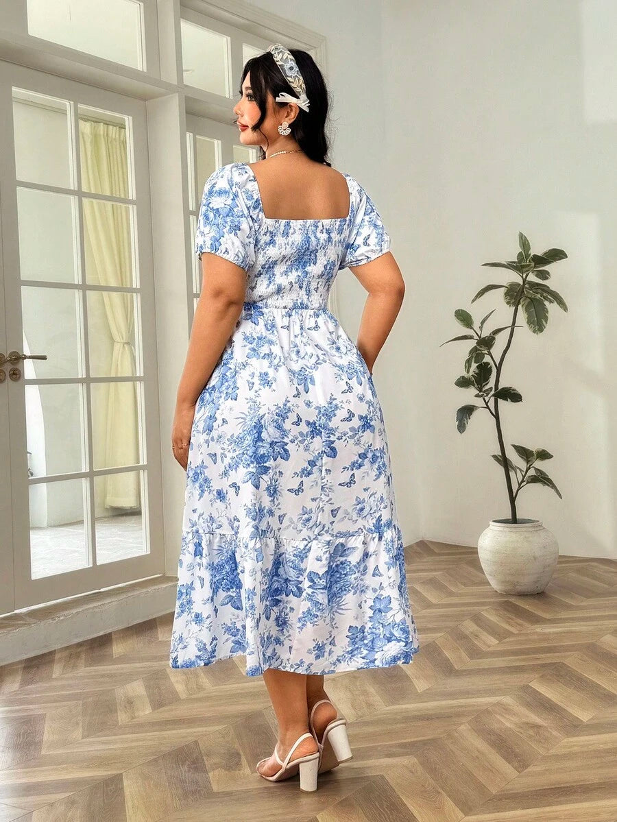 فستان نسائي من SHEIN WYWH بمقاسات كبيرة، مطبوع عليه زهور باللونين الأزرق والأبيض