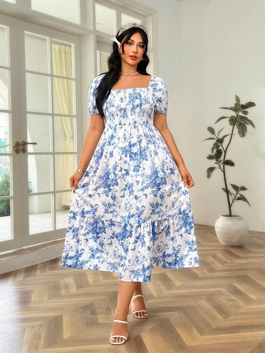 فستان نسائي من SHEIN WYWH بمقاسات كبيرة، مطبوع عليه زهور باللونين الأزرق والأبيض