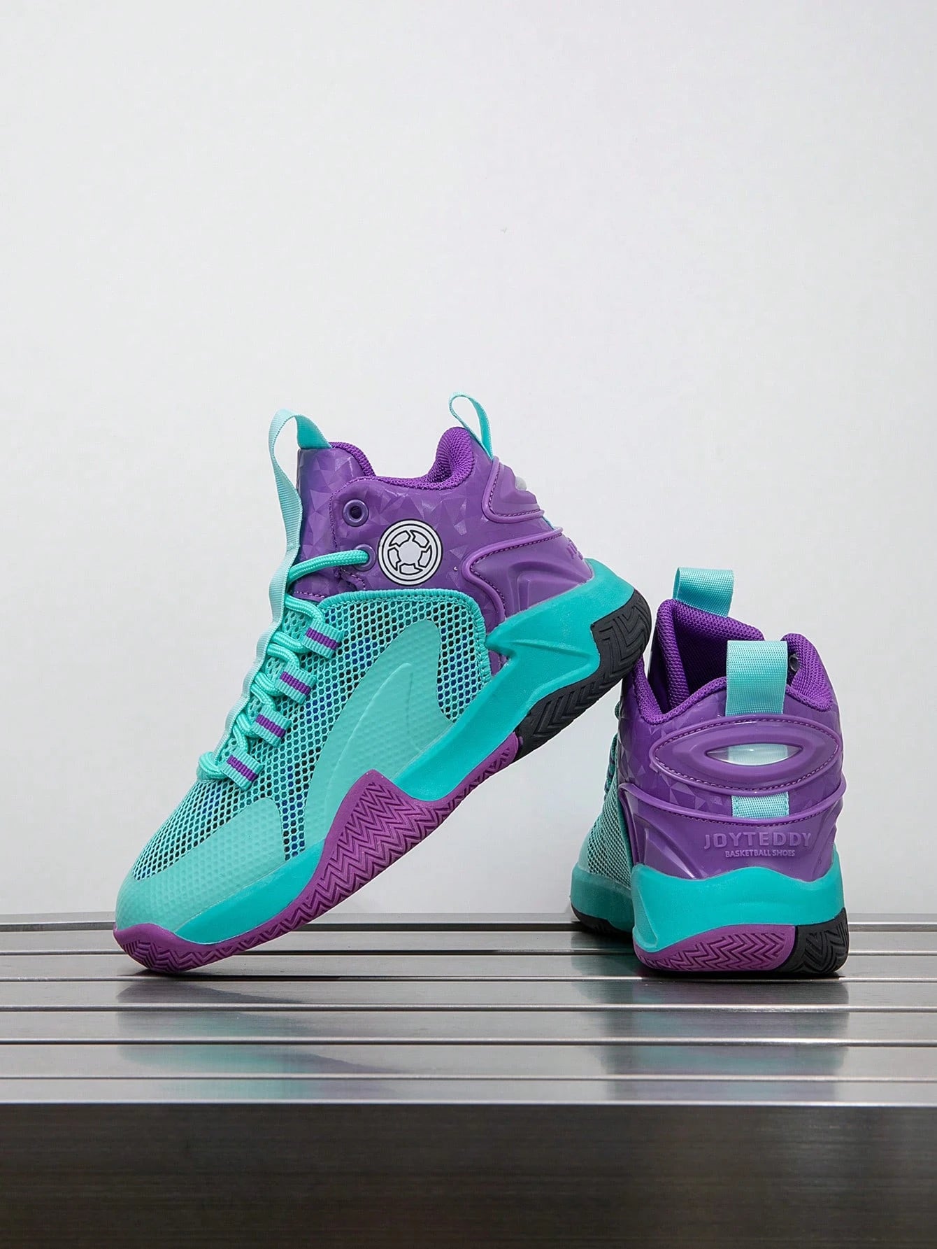 كوتشي رياضي حريمي من Shein