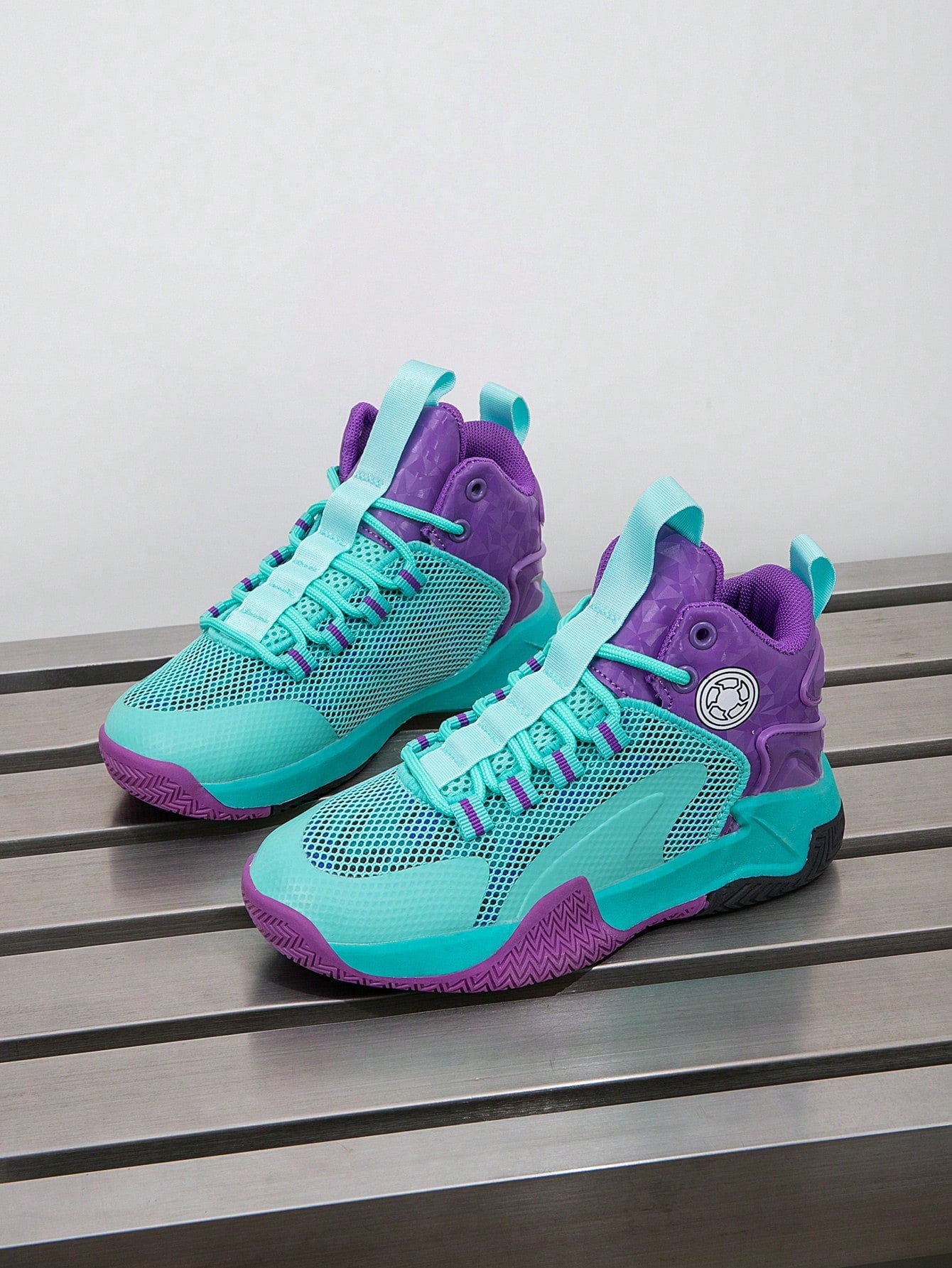 كوتشي رياضي حريمي من Shein