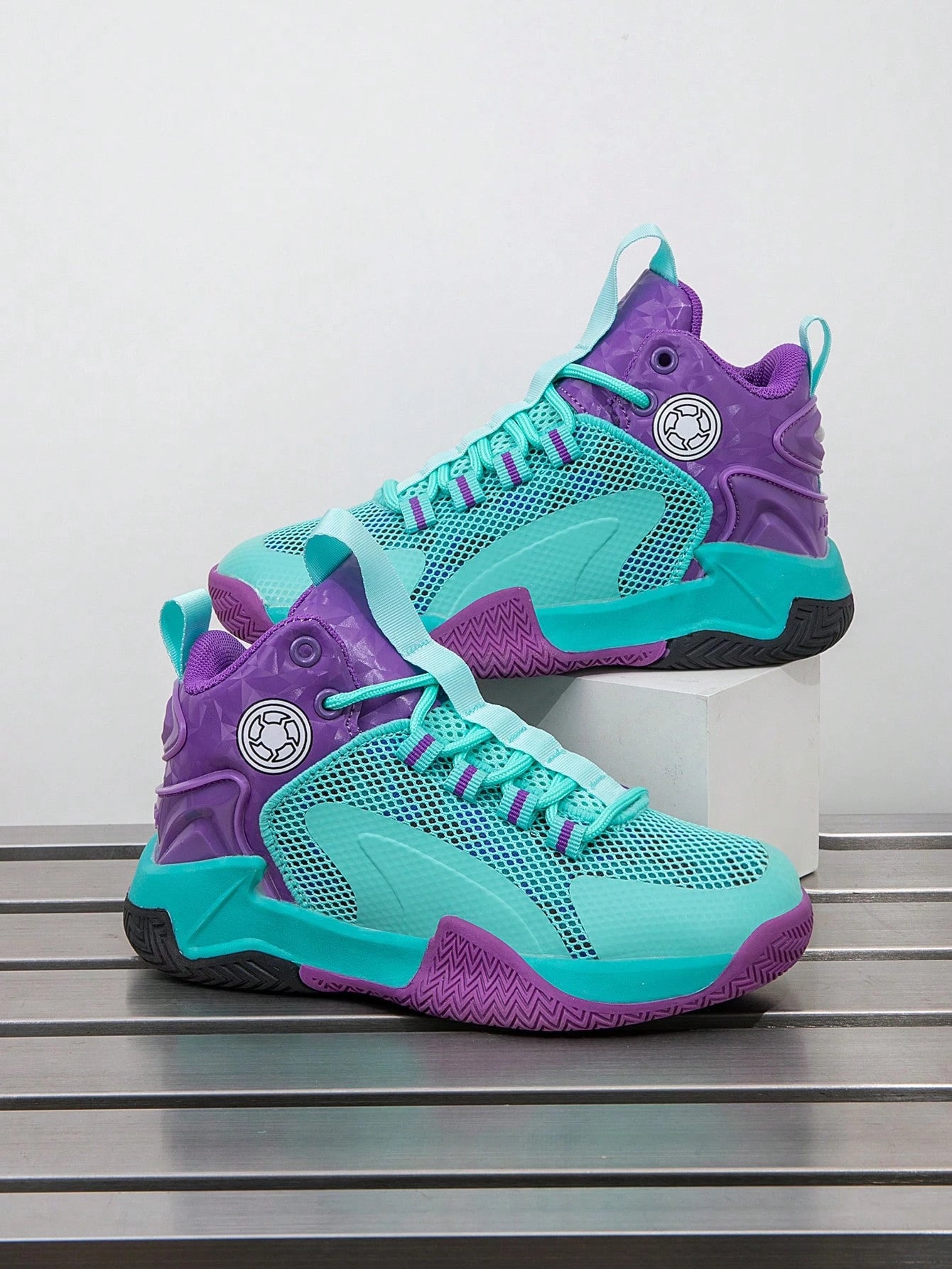 كوتشي رياضي حريمي من Shein