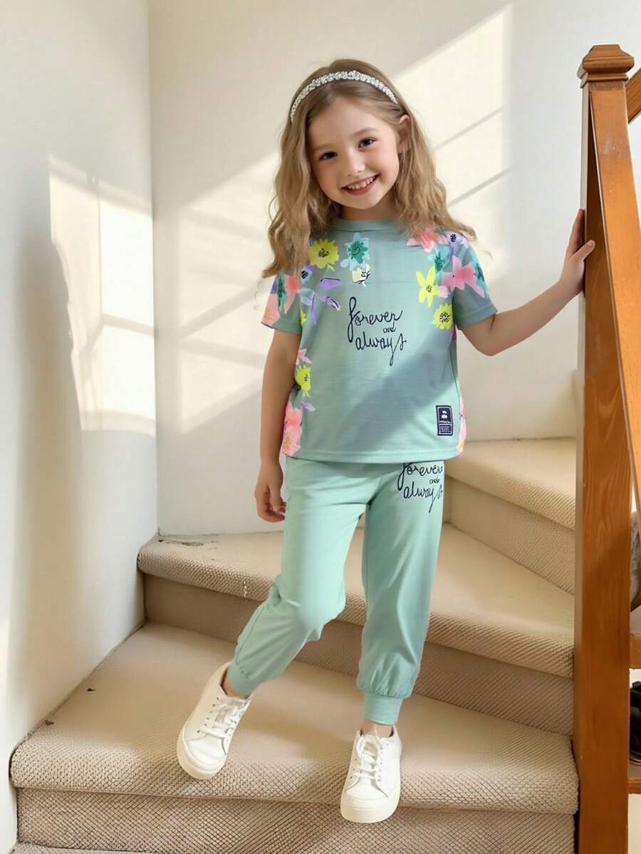 طقم بناتي 2 قطعة من شي إن – تيشيرت مزهر مع بنطال كاجوال مريح