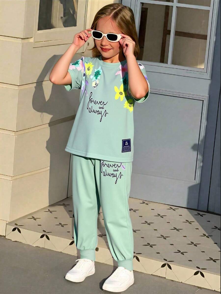 طقم بناتي 2 قطعة من شي إن – تيشيرت مزهر مع بنطال كاجوال مريح