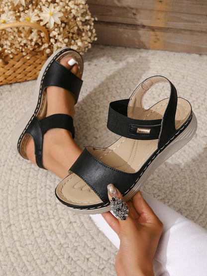 صندل نسائي مسطح بكعب ويدج ناعم وخفيف الوزن على الطراز الروماني
