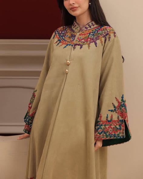 فستان طويل مطبوع بزهور عباد الشمس من Shein