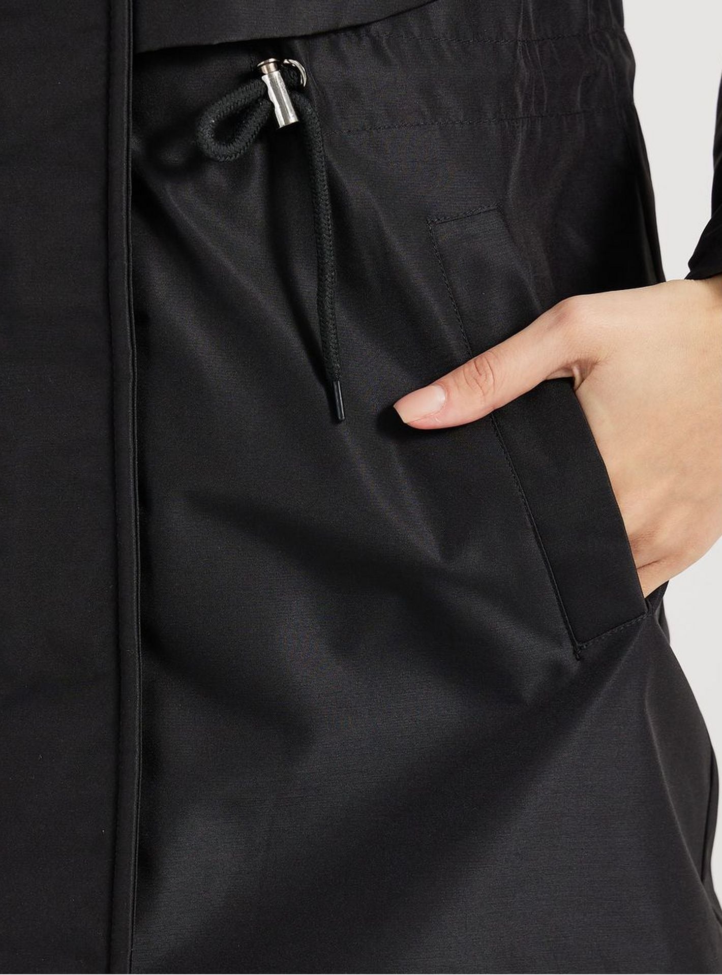 جاكيت باركا نسائي بقصة عادية بطول الركبة