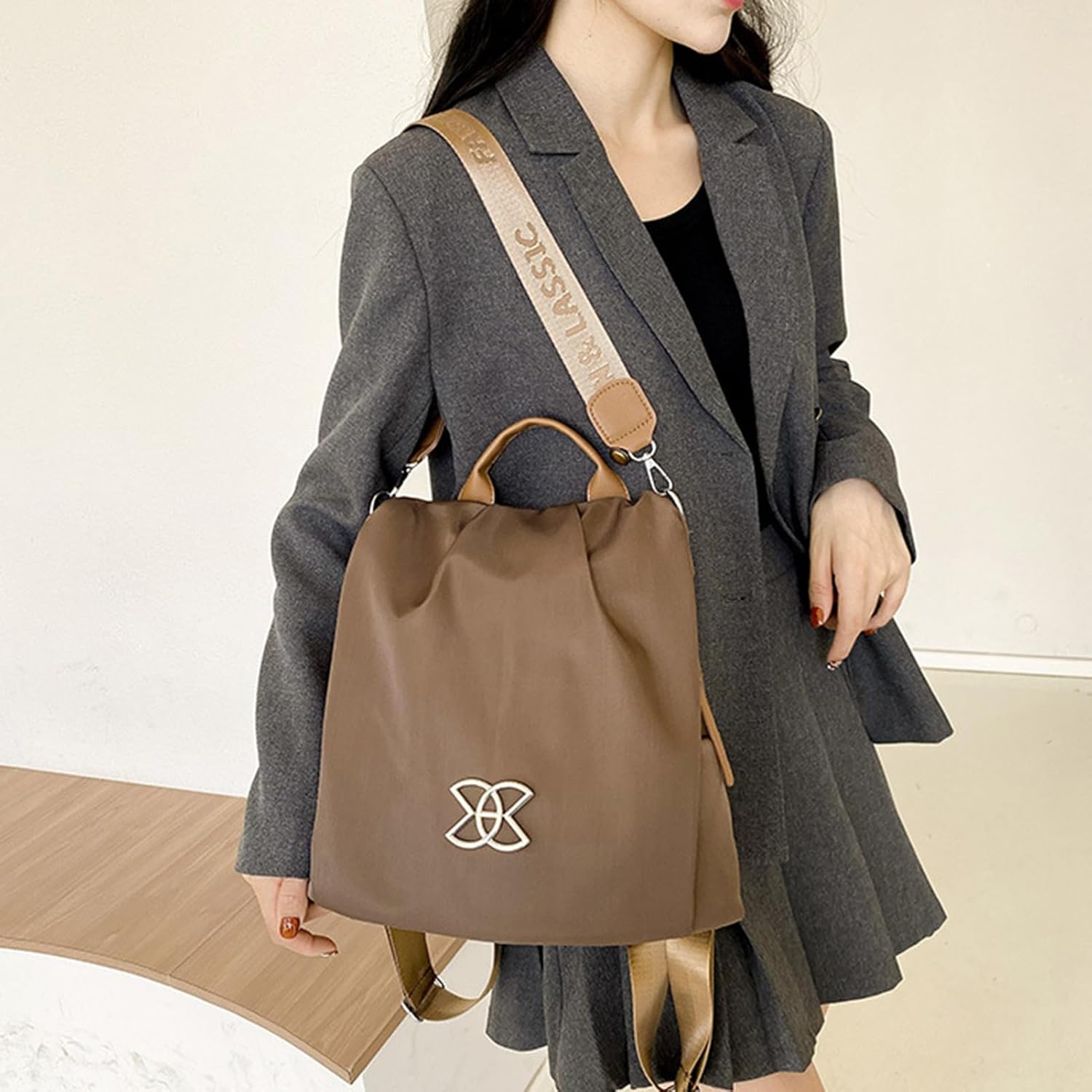 حقيبة ظهر بدون علامة تجارية بسحاب خلفي للكبار (بنية) Shein