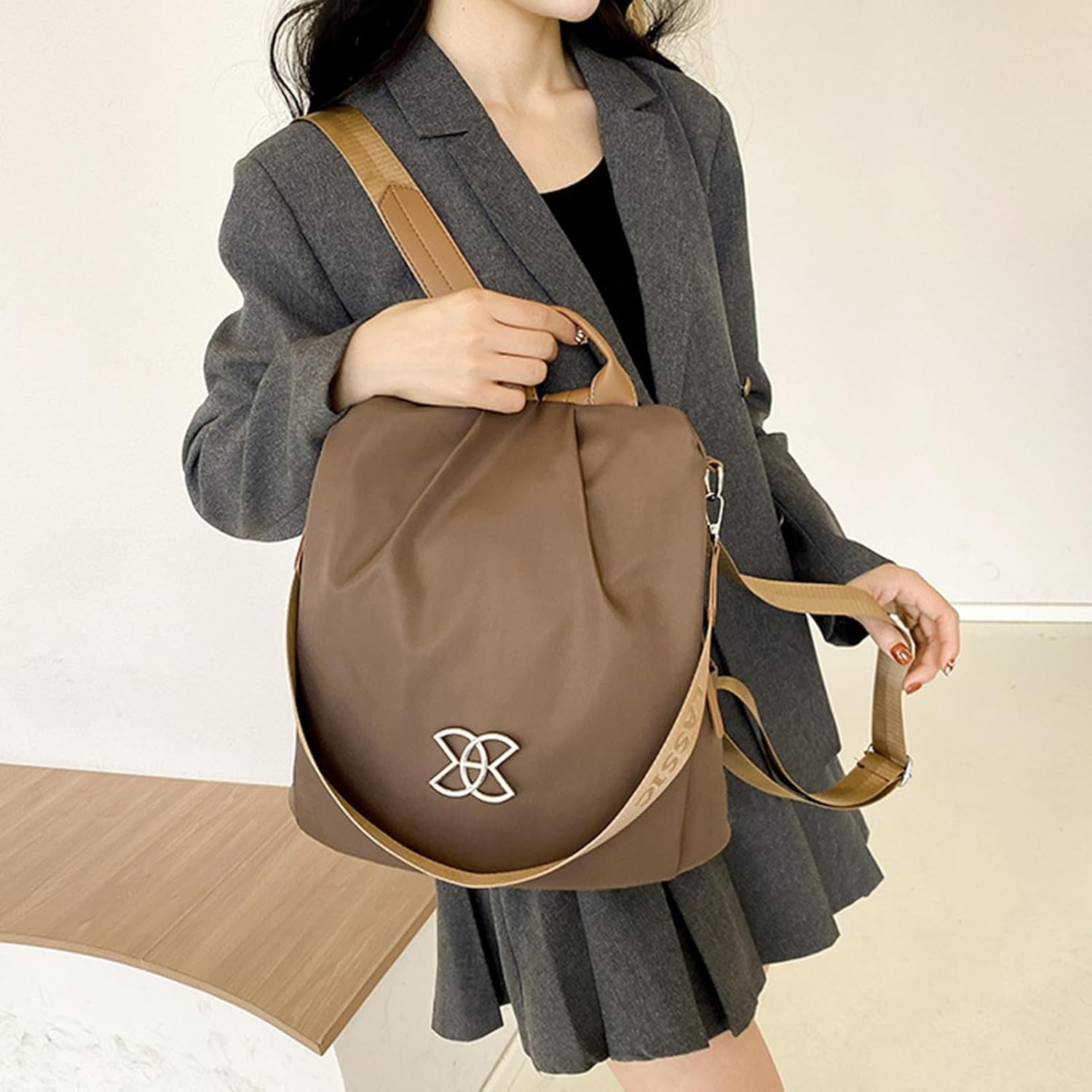 حقيبة ظهر بدون علامة تجارية بسحاب خلفي للكبار (بنية) Shein