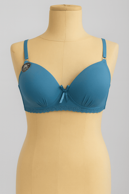 حمالة صدر سادة اللون بحاشية دانتيل – تصميم أنثوي بخامة مريحة ولافتة