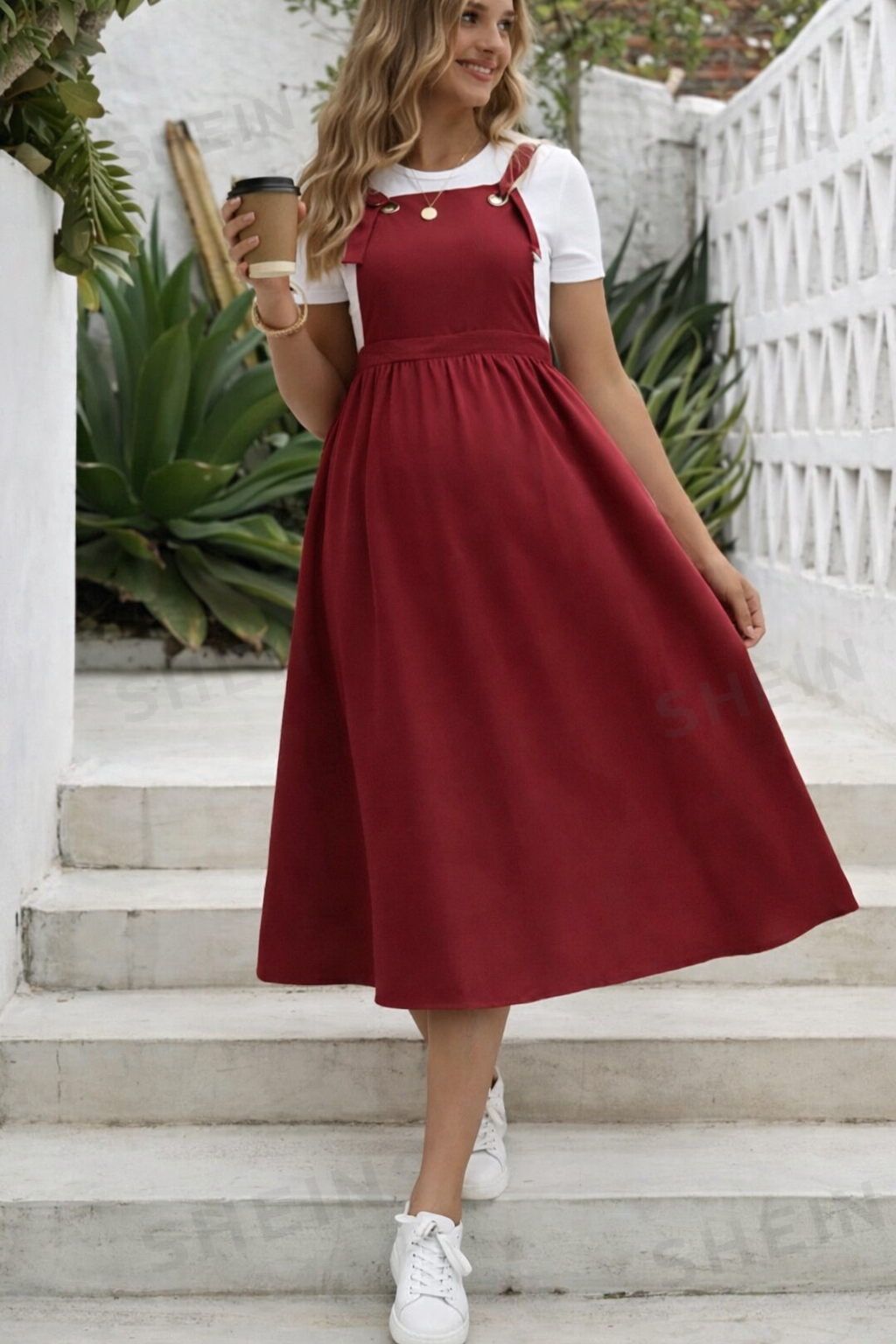 فستان نبيتي بحمالات بطول متوسط من Shein