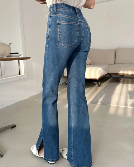 بنطلون جينز بقصة ساق واسعة وحافة بفتحة جانبية من ديزي
