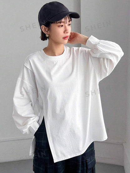 تي شيرت نسائي سادة منخفض الأكتاف بفتحة جانبية من فريفول - شي إن
