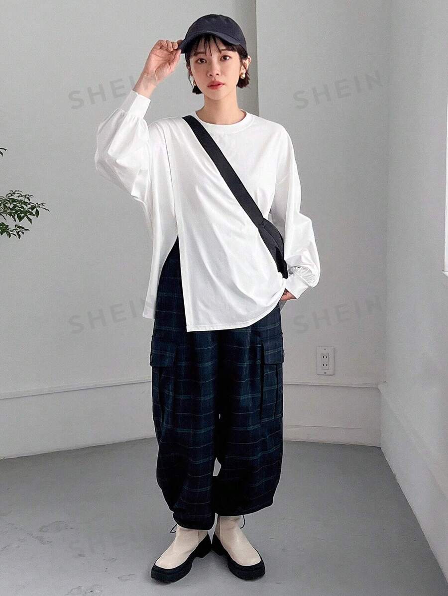 تي شيرت نسائي سادة منخفض الأكتاف بفتحة جانبية من فريفول - شي إن
