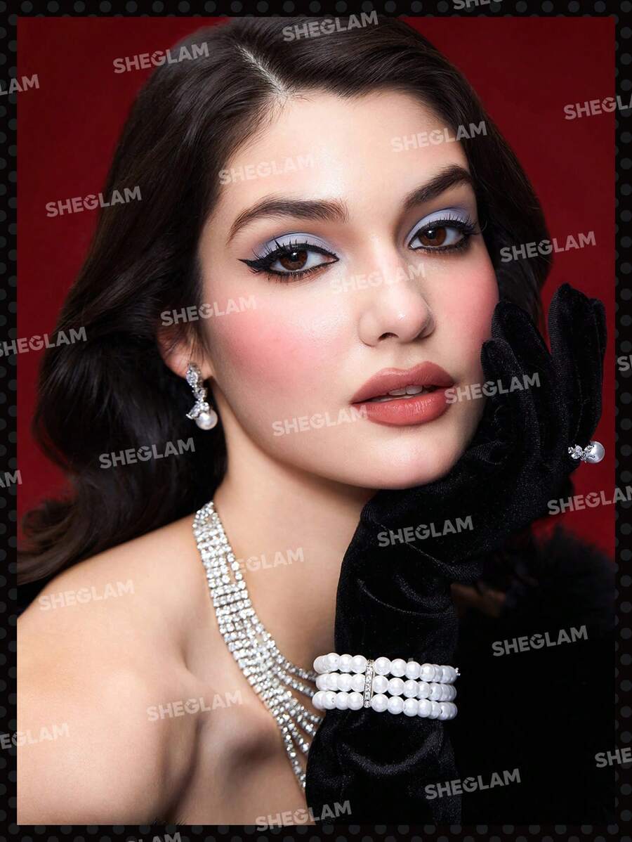 مجموعة روج ومحدد شفاه كلاسيكي (2×1) من مجموعة Monroe X SHEGLAM