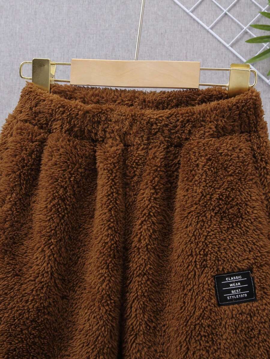 طقم ولادي من شي إن: هودي وبنطلون مزين برقعة وبتصميم آذان ثلاثية الأبعاد - سن 10 سنوات
