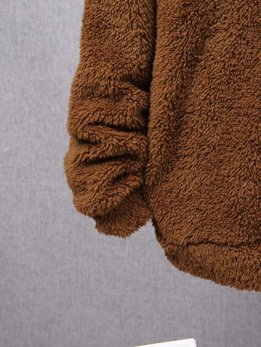 طقم ولادي من شي إن: هودي وبنطلون مزين برقعة وبتصميم آذان ثلاثية الأبعاد - سن 10 سنوات
