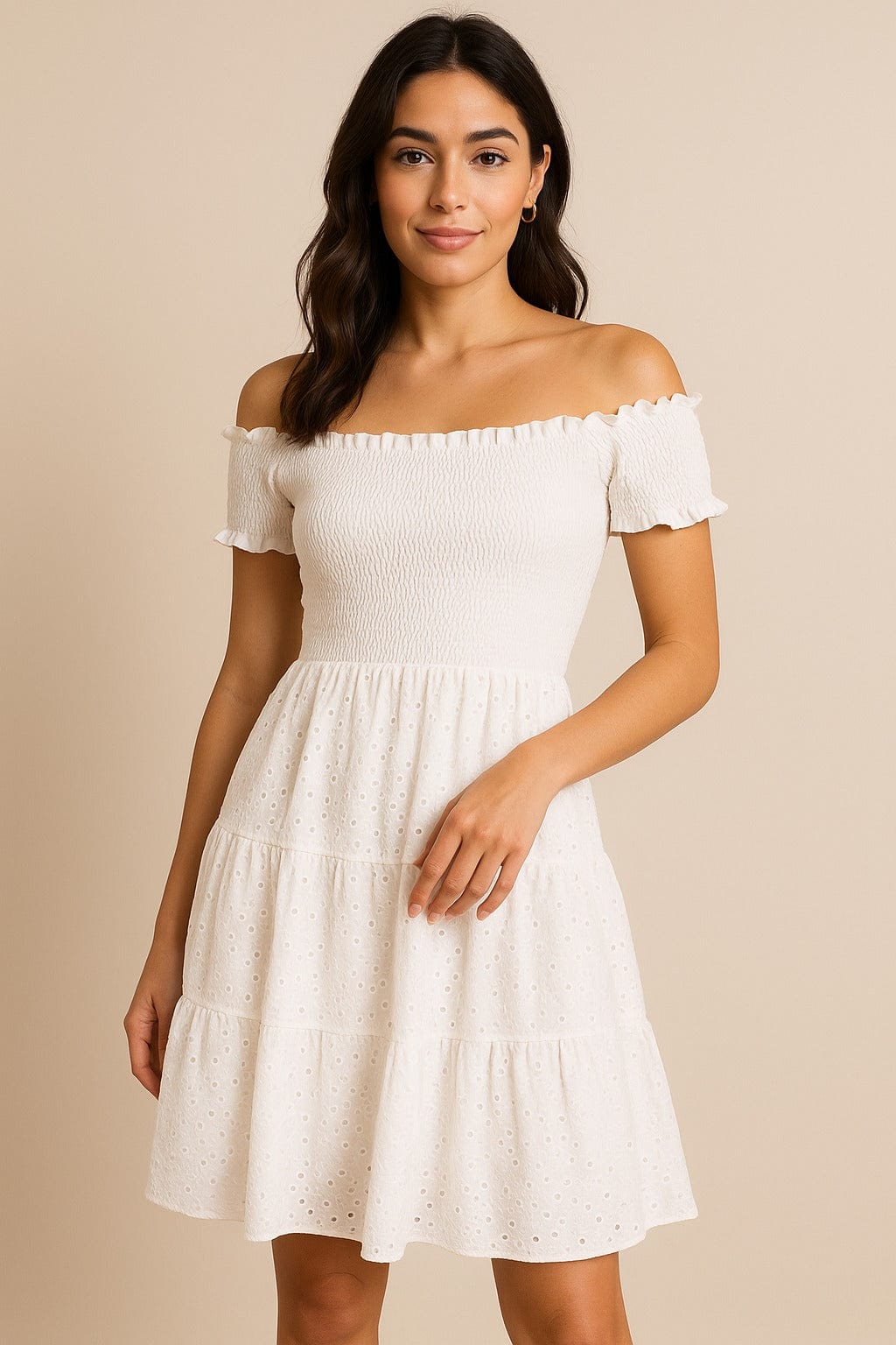 فستان أبيض قصير أوف شولدر بكشكشة مطاطيةوتصميم أنثوي