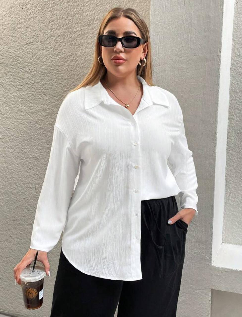 قميص INAWLY نسائي مقاس كبير بلون سادة وأكمام طويلة وجيب بصف واحد من الأزرارShein