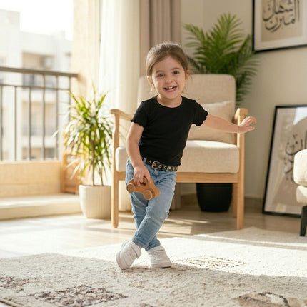 تيشيرت أسود أساسي للبنات من Elladie Kids برقبة دائرية وأكمام قصيرة