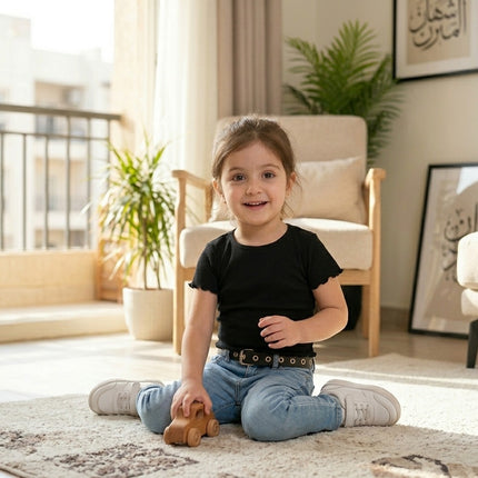 تيشيرت أسود أساسي للبنات من Elladie Kids برقبة دائرية وأكمام قصيرة