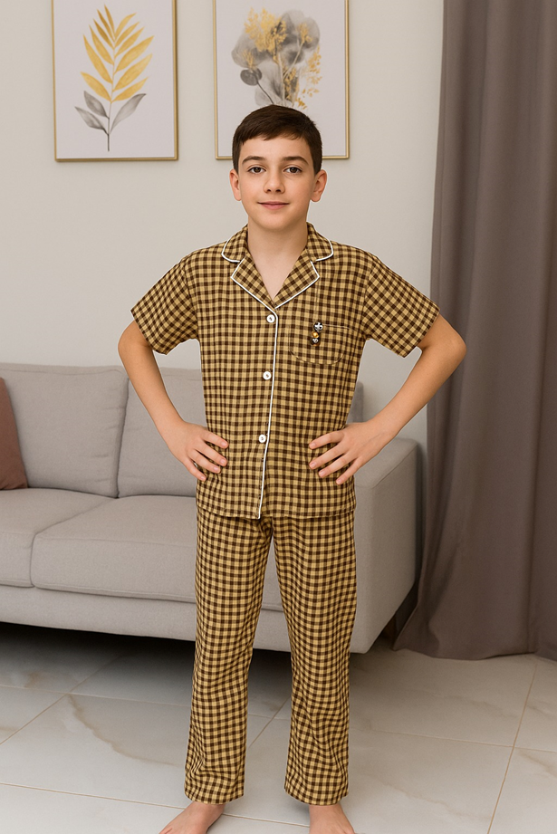 بيجامة أولادي بنقشة مربعات من Shein