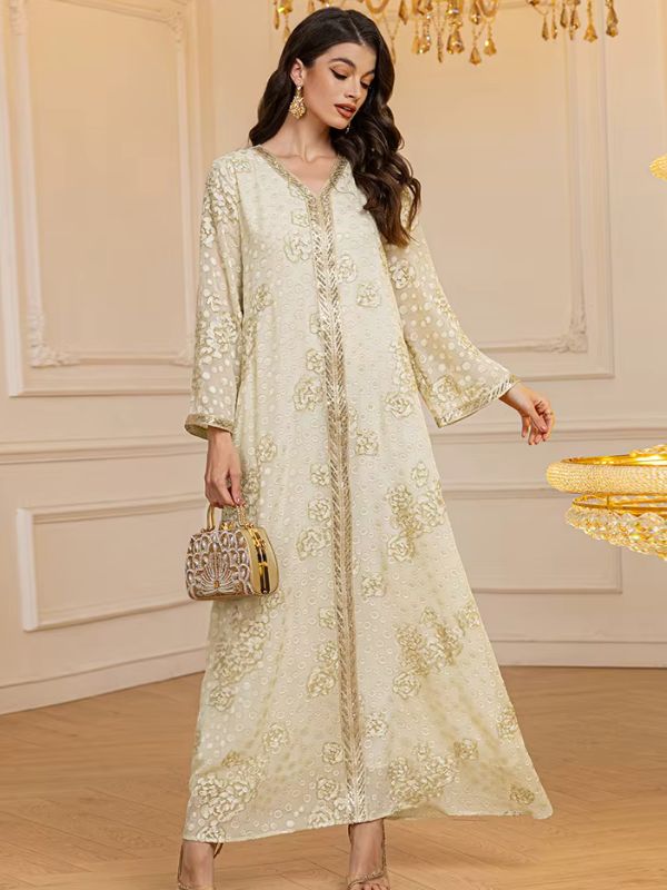 عباية كريمية مطرزة بتفاصيل ذهبية من Shein