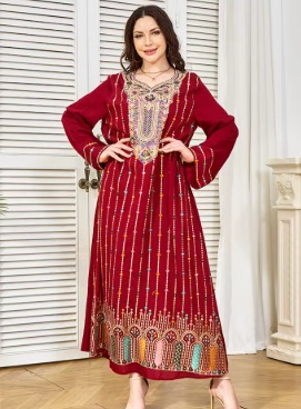 فستان طويل مطرز بتصميم شرقي من Shein